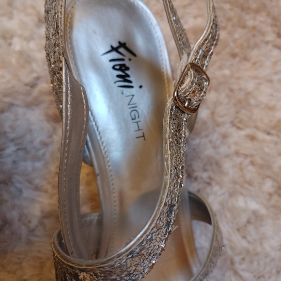 Sparkly Silver Heels - Picture 3 of 6